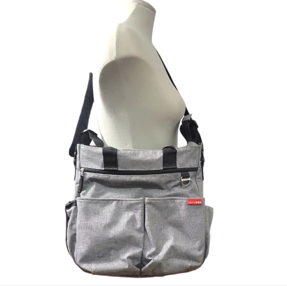 ❤️SKIP HOP Gray Canvas Diaper Bag in Excellent Condition